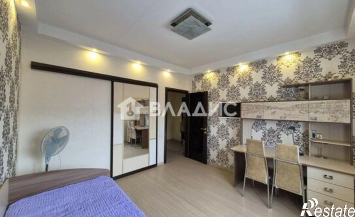 3-комн квартира 111-й микрорайон, 26А