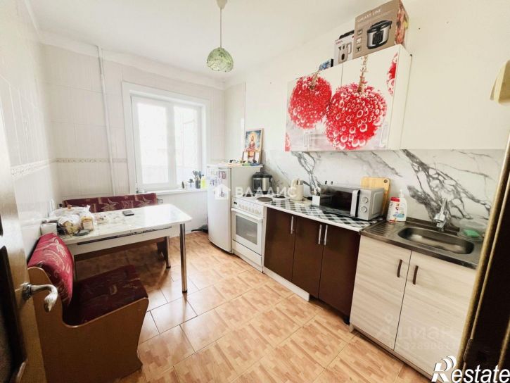 3-комн квартира 111-й микрорайон, 7