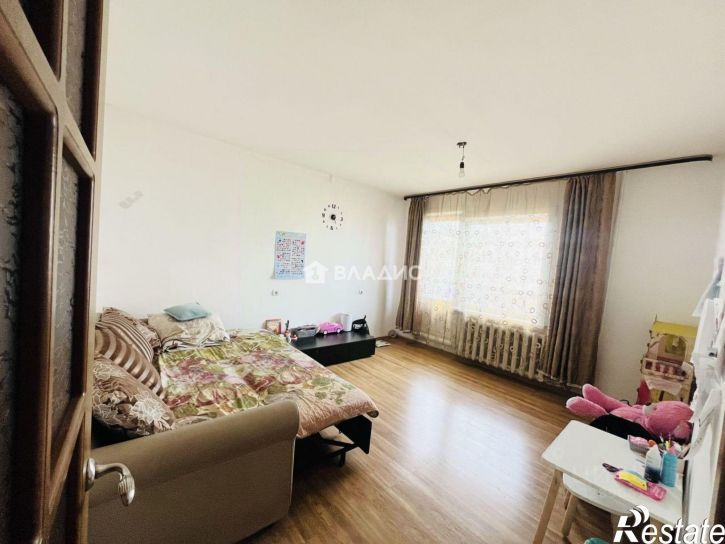 3-комн квартира 111-й микрорайон, 7