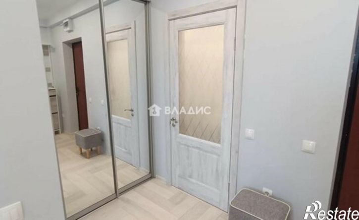 2-комн квартира улица Крылова, 4Г,  д. 4Г