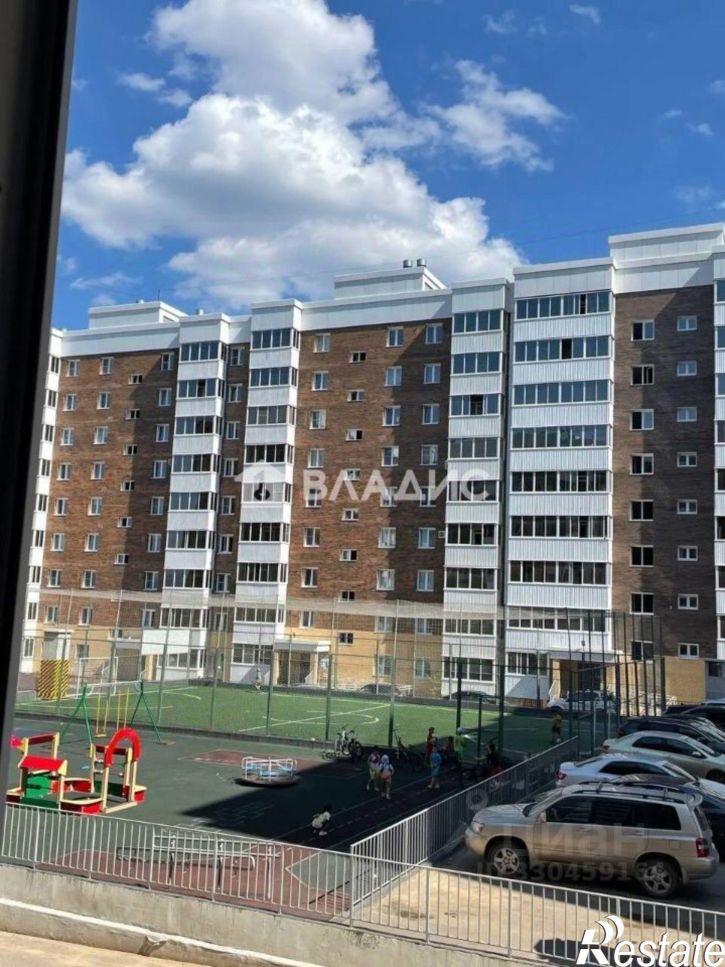 3-комн квартира микрорайон 140Б, 1