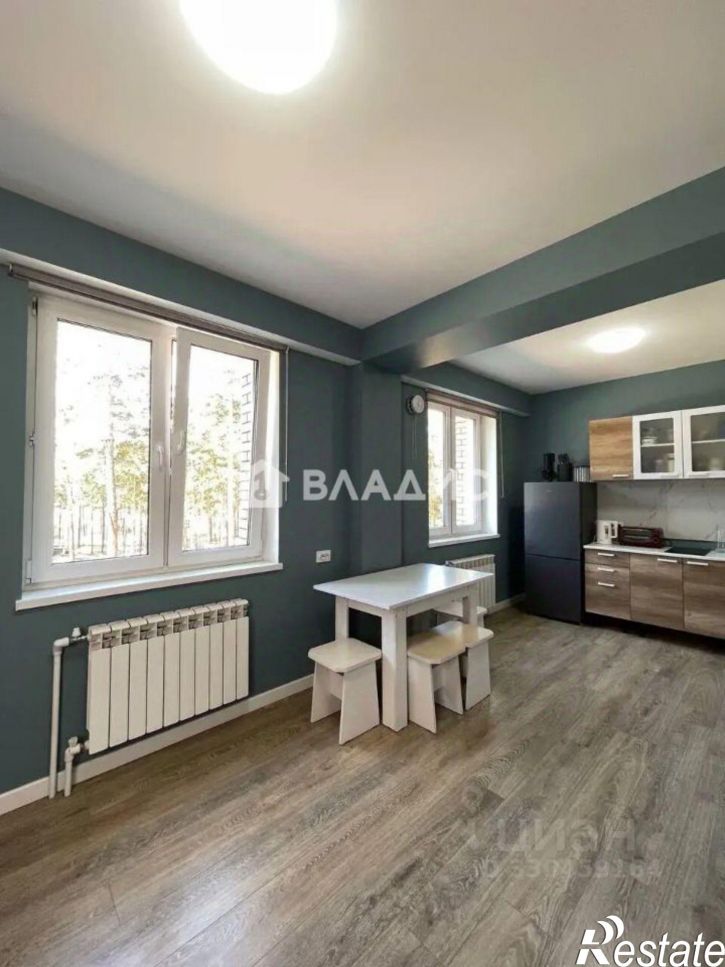 3-комн квартира микрорайон 140Б, 1