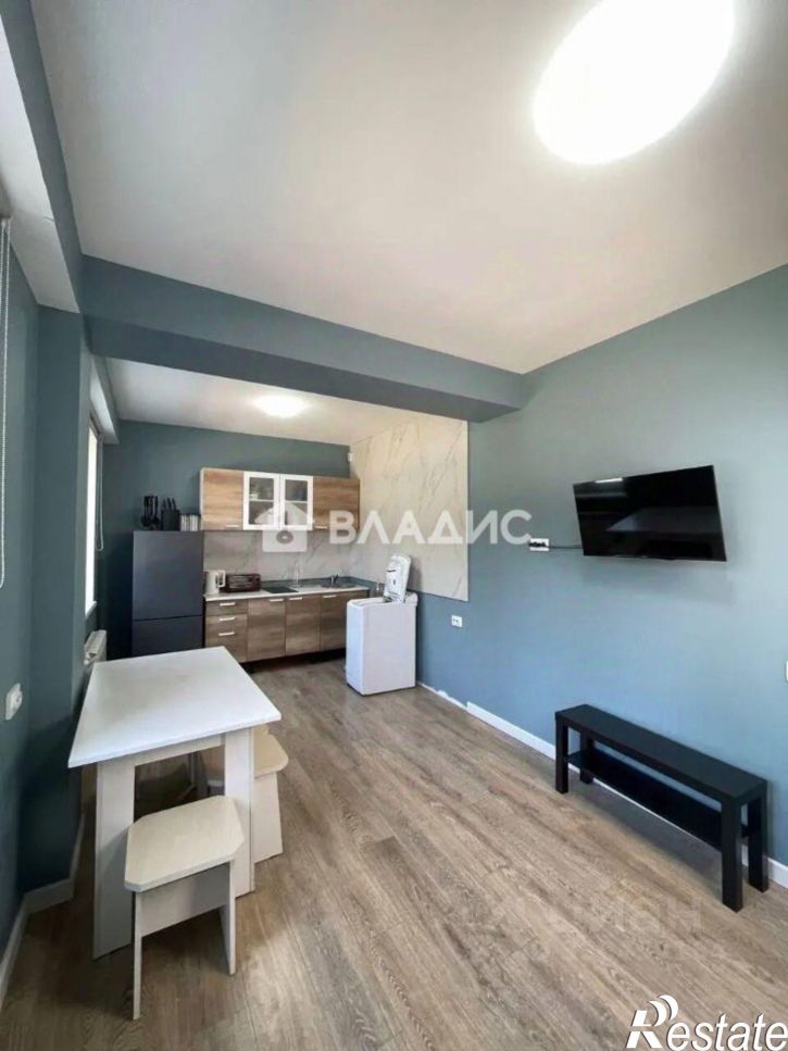 3-комн квартира микрорайон 140Б, 1