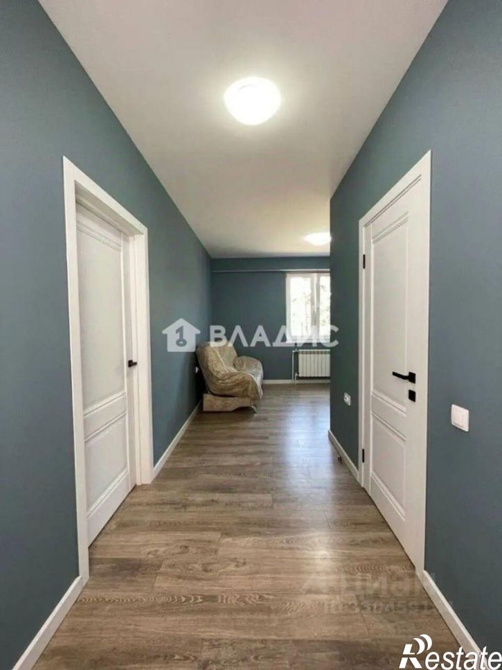 3-комн квартира микрорайон 140Б, 1