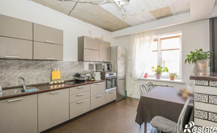 2-комн квартира микрорайон 140А, 11