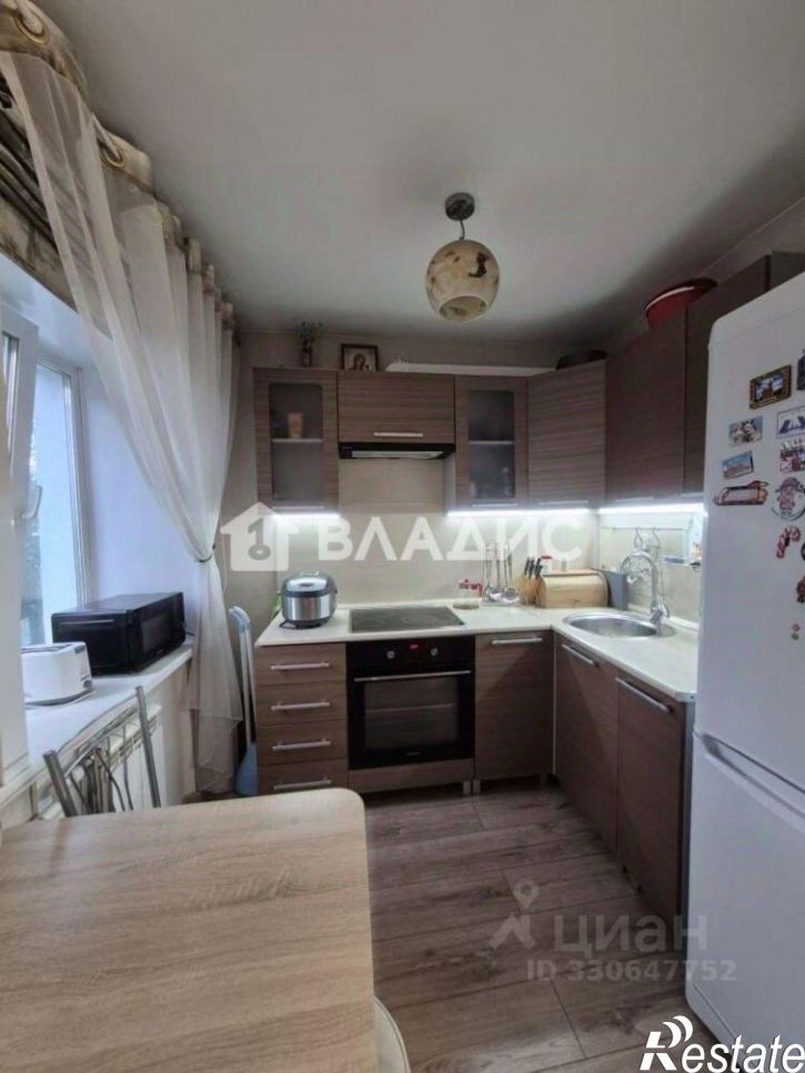 3-комн квартира улица Гагарина, 49,  д. 49