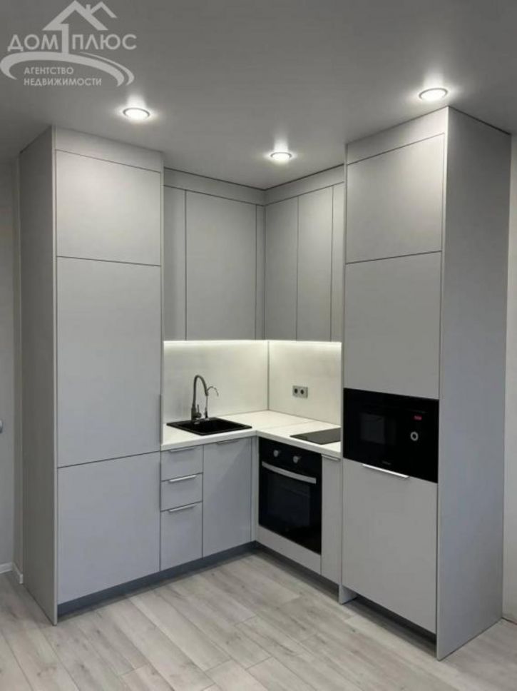 2-комн квартира Бабушкина, 1
