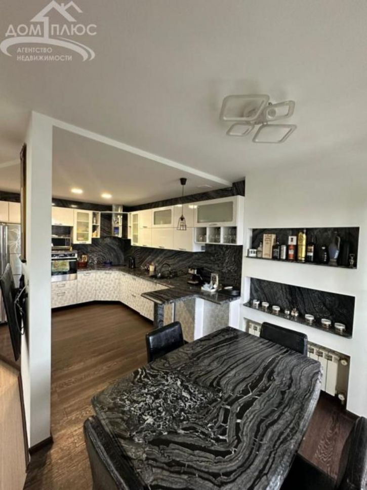 4-комн квартира Мокрова, 28 а