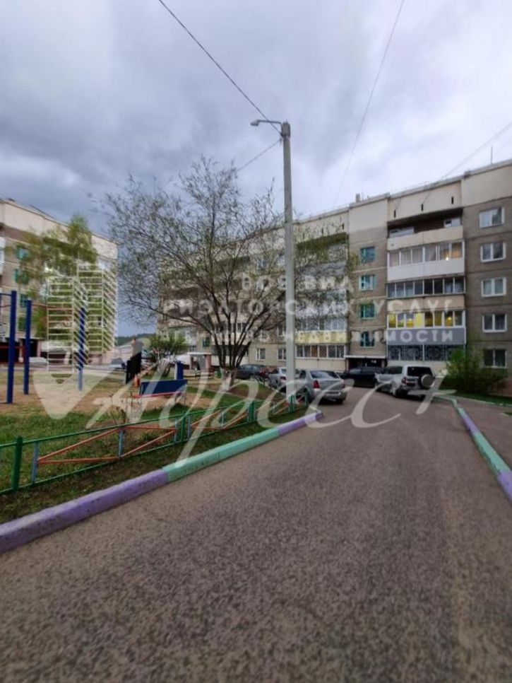 2-комн квартира 111-й микрорайон,  9