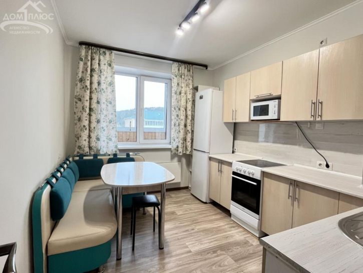 2-комн квартира -, 14Б