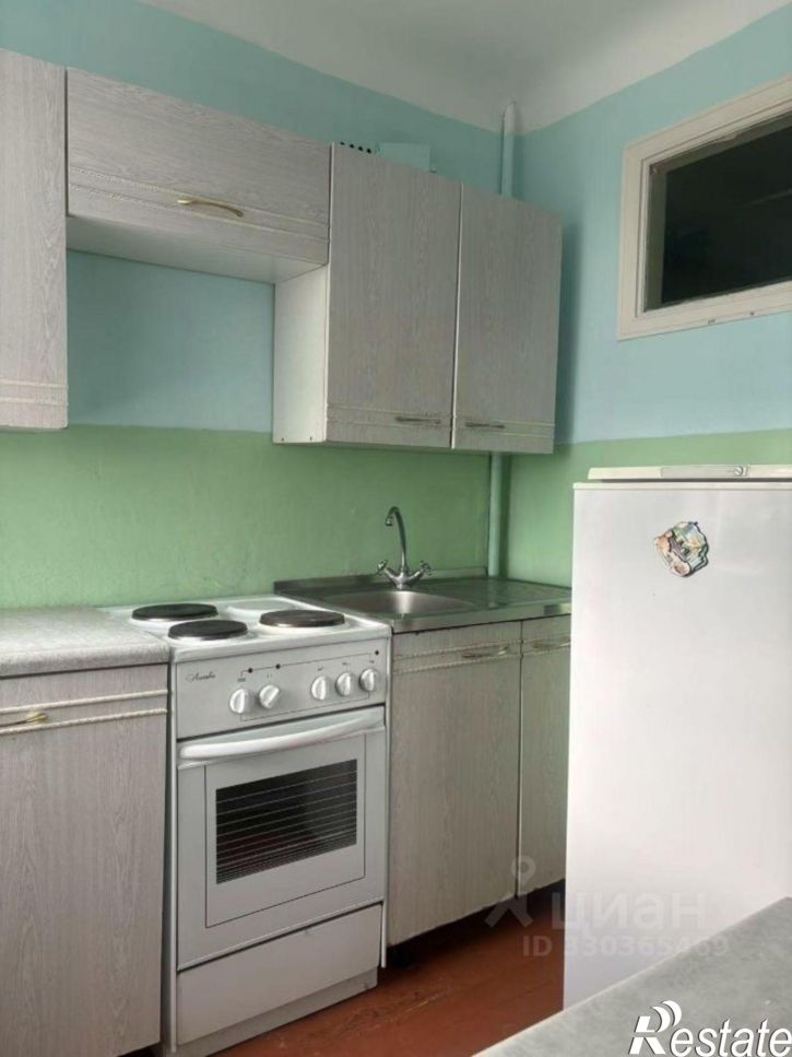 2-комн квартира пр-кт 50-летия Октября, 42,  д. 42