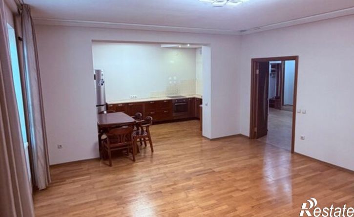 3-комн квартира ул Бабушкина, 180,  д. 180