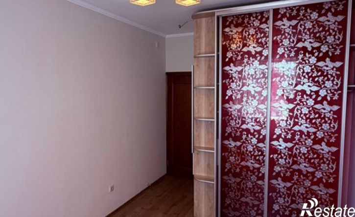 3-комн квартира ул Бабушкина, 180,  д. 180