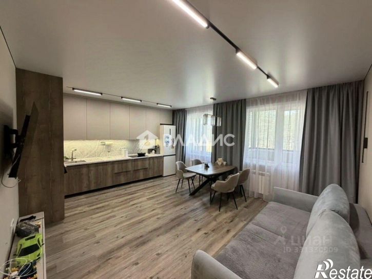 3-комн квартира микрорайон 140Б, 7