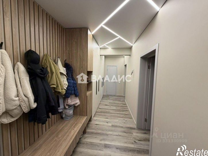 3-комн квартира микрорайон 140Б, 7