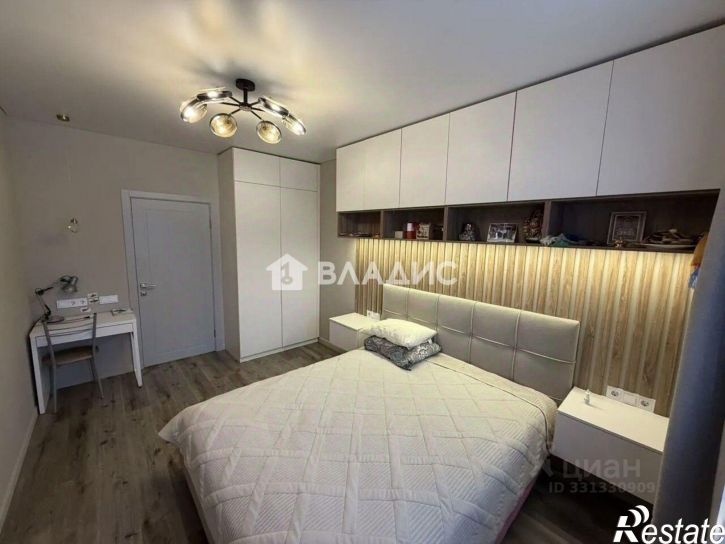 3-комн квартира микрорайон 140Б, 7