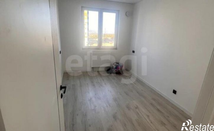 3-комн квартира микрорайон 140Б, 10