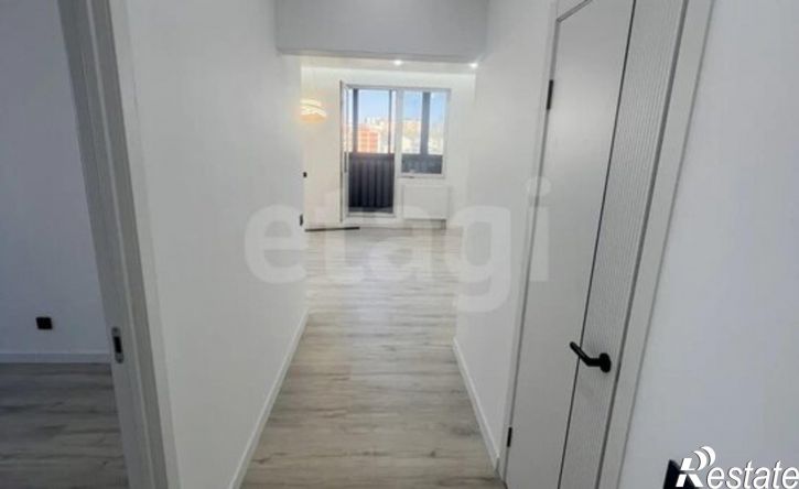 3-комн квартира микрорайон 140Б, 10
