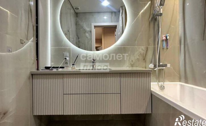 3-комн квартира микрорайон 140Б, 4