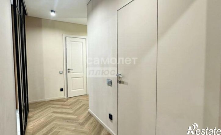3-комн квартира микрорайон 140Б, 4