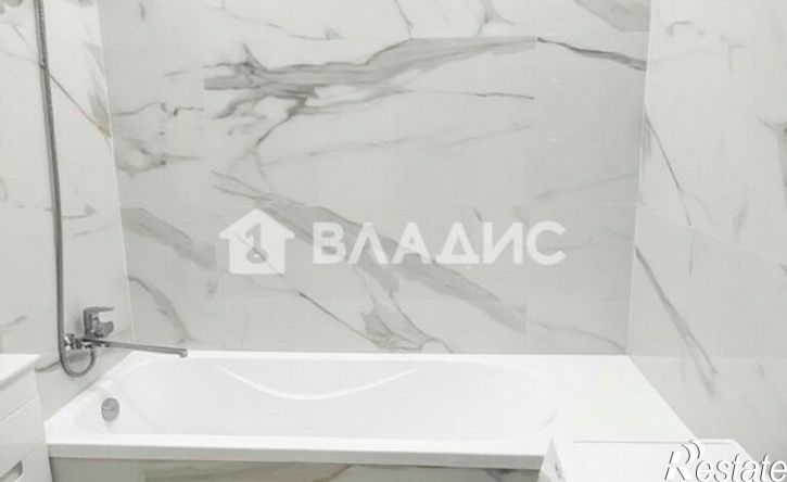 2-комн квартира ул Крылова, 2Д/1,  д. 2Д/1
