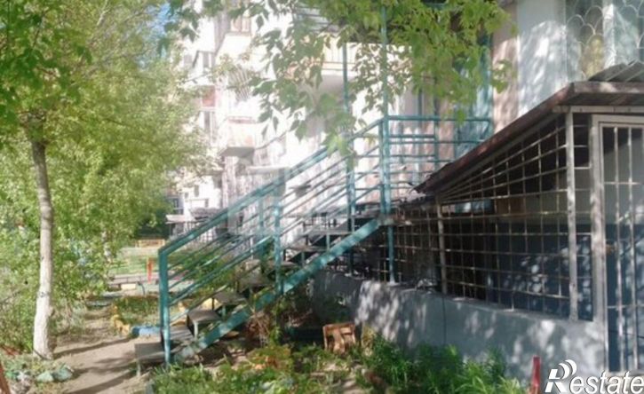 3-комн квартира пр-кт 50-летия Октября, 15,  д. 15
