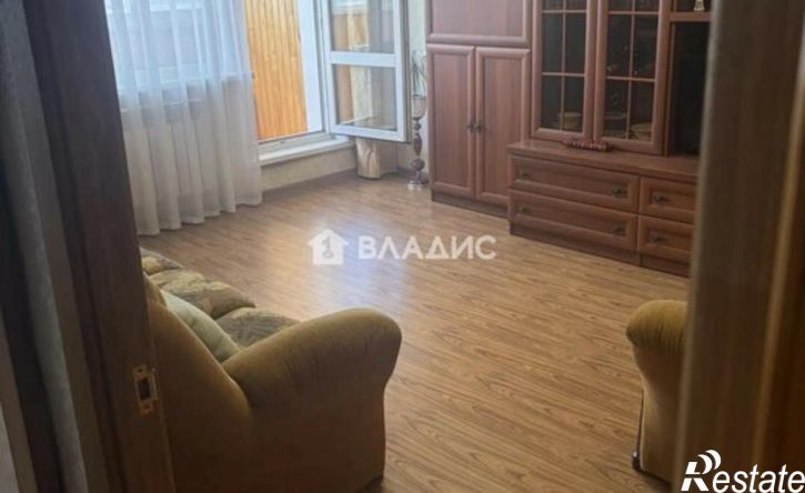3-комн квартира пр-кт Строителей, 42,  д. 42