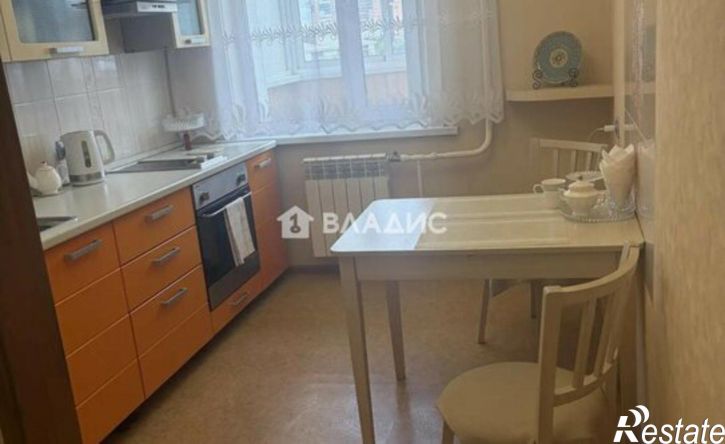 3-комн квартира пр-кт Строителей, 42,  д. 42