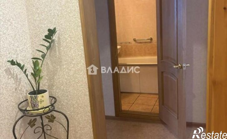 3-комн квартира пр-кт Строителей, 42,  д. 42