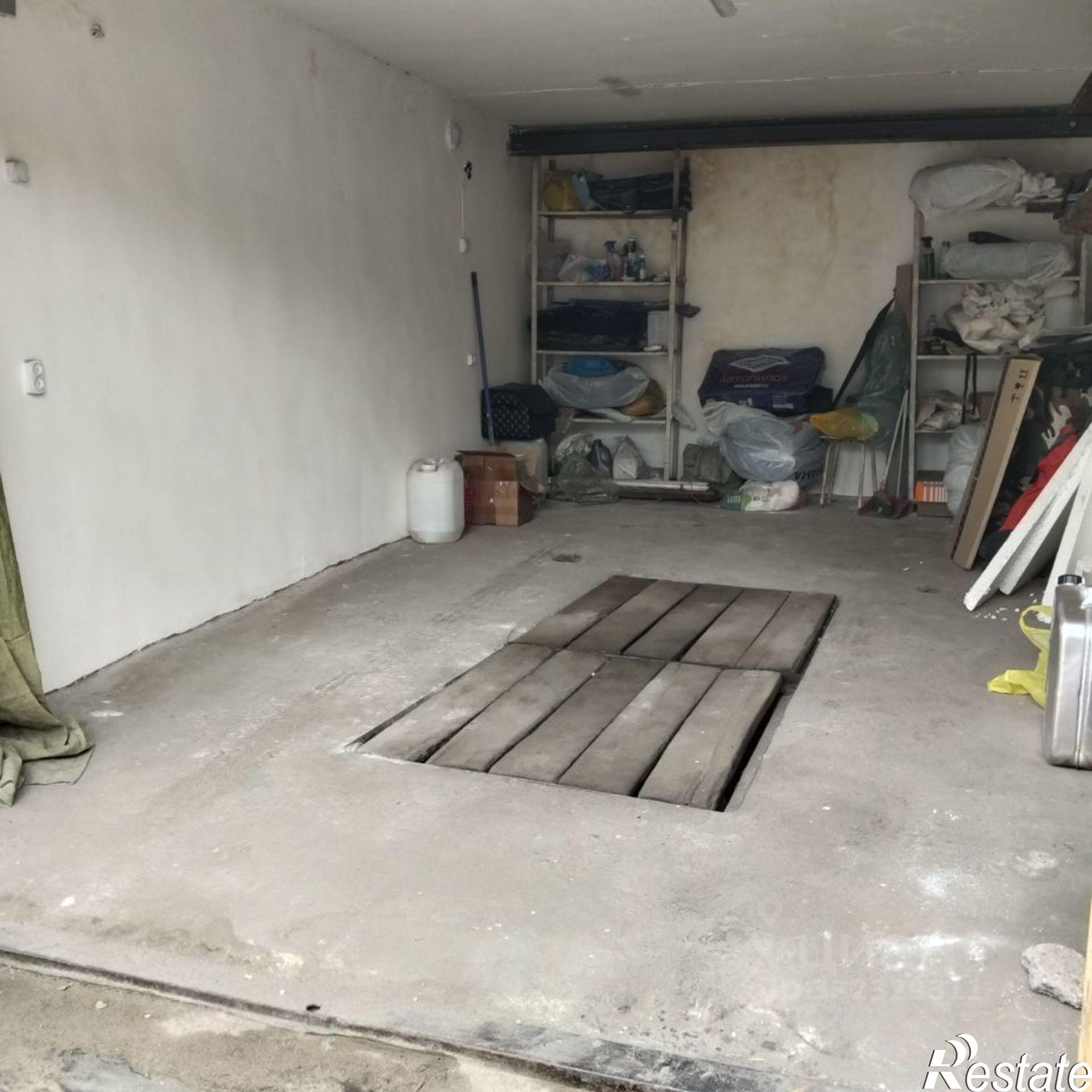Купить гараж, место в паркинге за 1 762 900 рублей на ул Лимонова, 5А