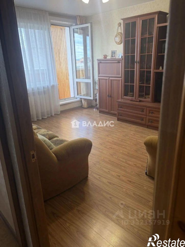 3-комн квартира пр-кт Строителей, 42,  д. 42