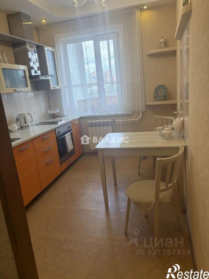3-комн квартира пр-кт Строителей, 42,  д. 42