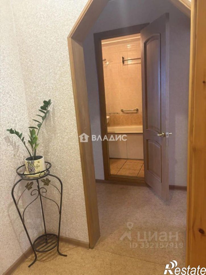 3-комн квартира пр-кт Строителей, 42,  д. 42