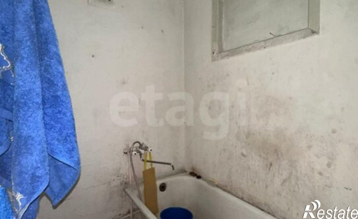 4-комн квартира пр-кт 50-летия Октября, 4,  д. 4