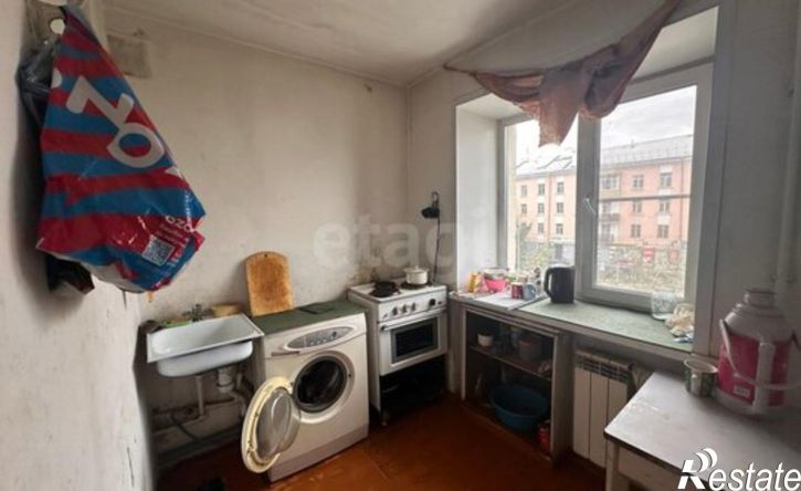 4-комн квартира пр-кт 50-летия Октября, 4,  д. 4