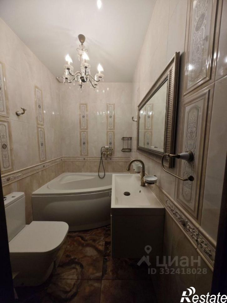 3-комн квартира 111-й микрорайон, 26