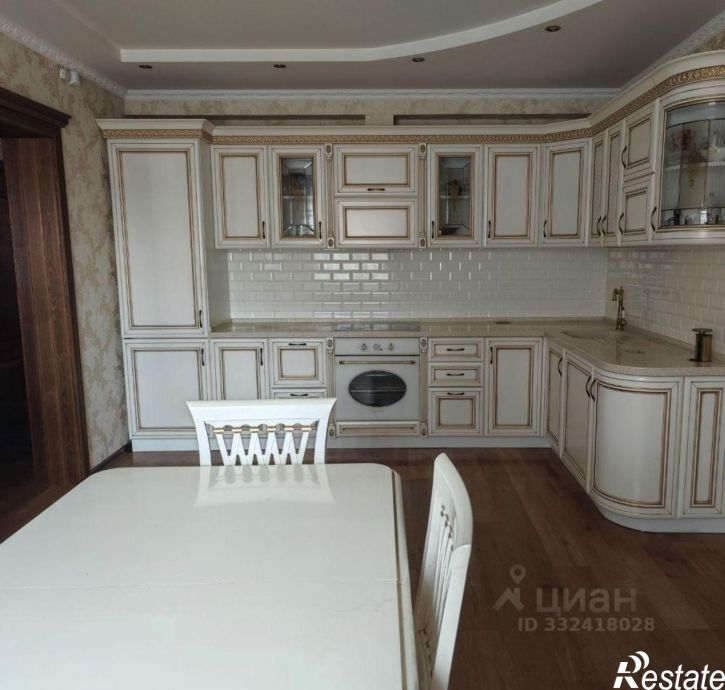 3-комн квартира 111-й микрорайон, 26
