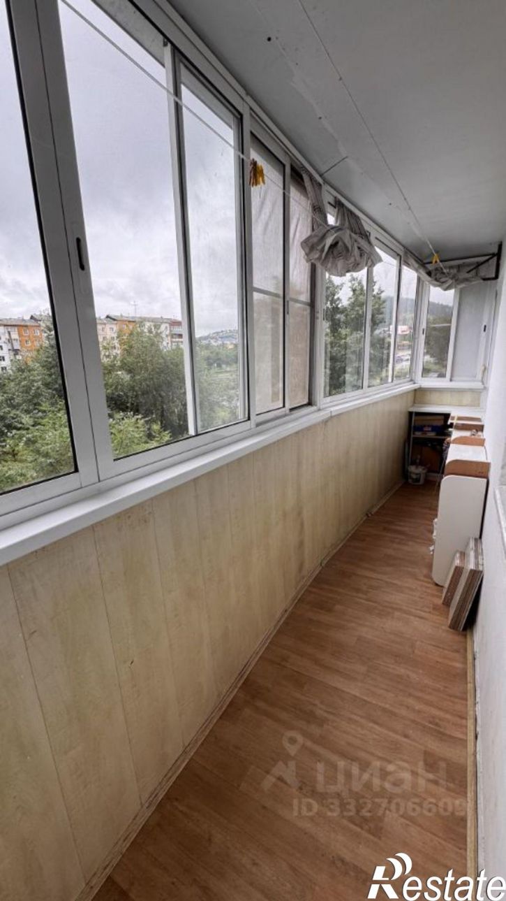 3-комн квартира пр-кт Строителей, 10,  д. 10