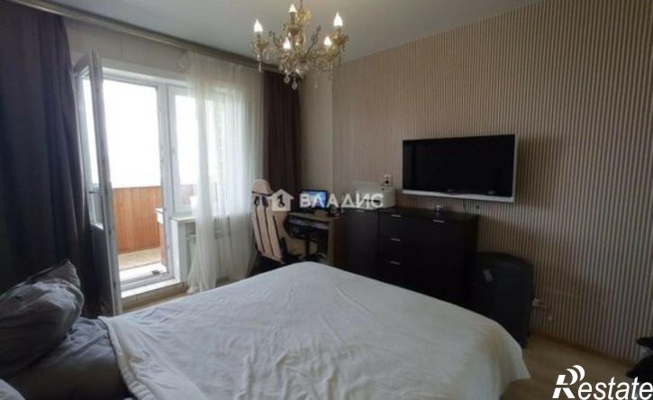 3-комн квартира микрорайон 140А, 24