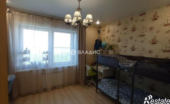 3-комн квартира микрорайон 140А, 24
