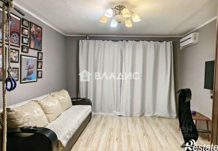3-комн квартира ул Шумяцкого, 8,  д. 8