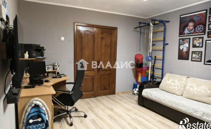 3-комн квартира ул Шумяцкого, 8,  д. 8