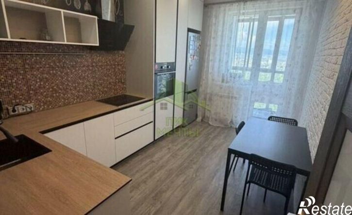 2-комн квартира микрорайон 140А, 10Г