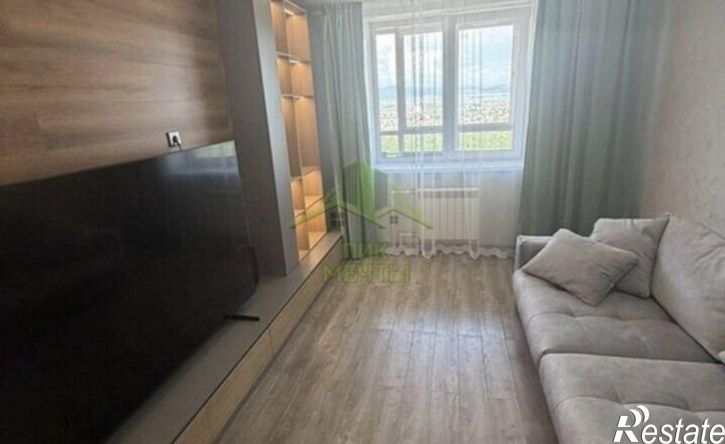 2-комн квартира микрорайон 140А, 10Г