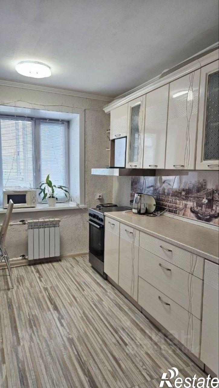 3-комн квартира пр-кт 50-летия Октября, 25а,  д. 25а