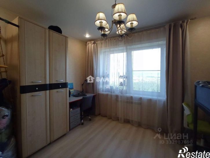 3-комн квартира микрорайон 140А, 24