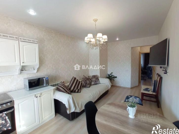 3-комн квартира микрорайон 140А, 24