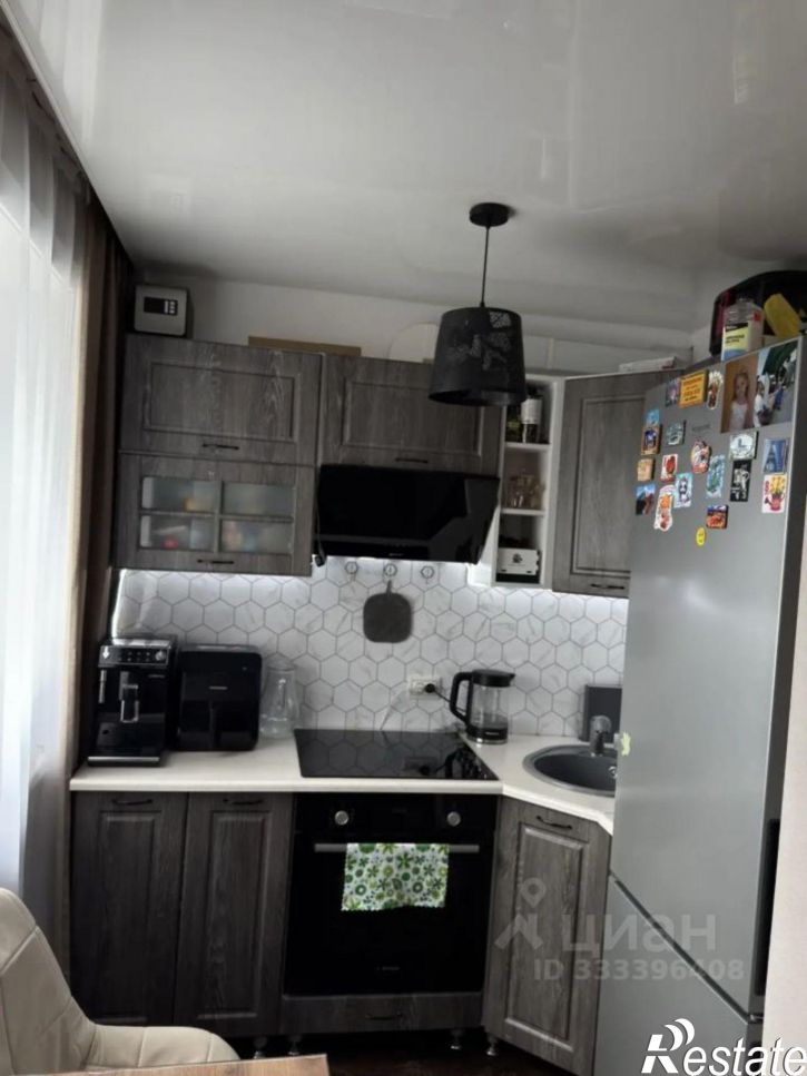 3-комн квартира ул Радикальцева, 2,  д. 2