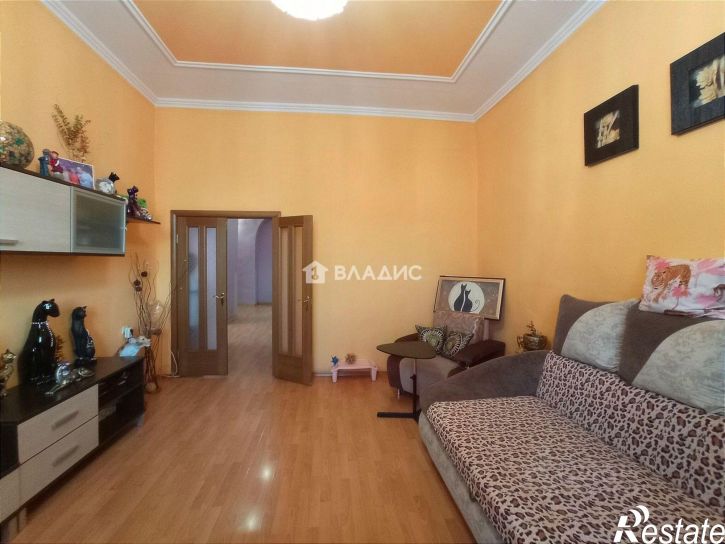 3-комн квартира 110-й микрорайон, 1
