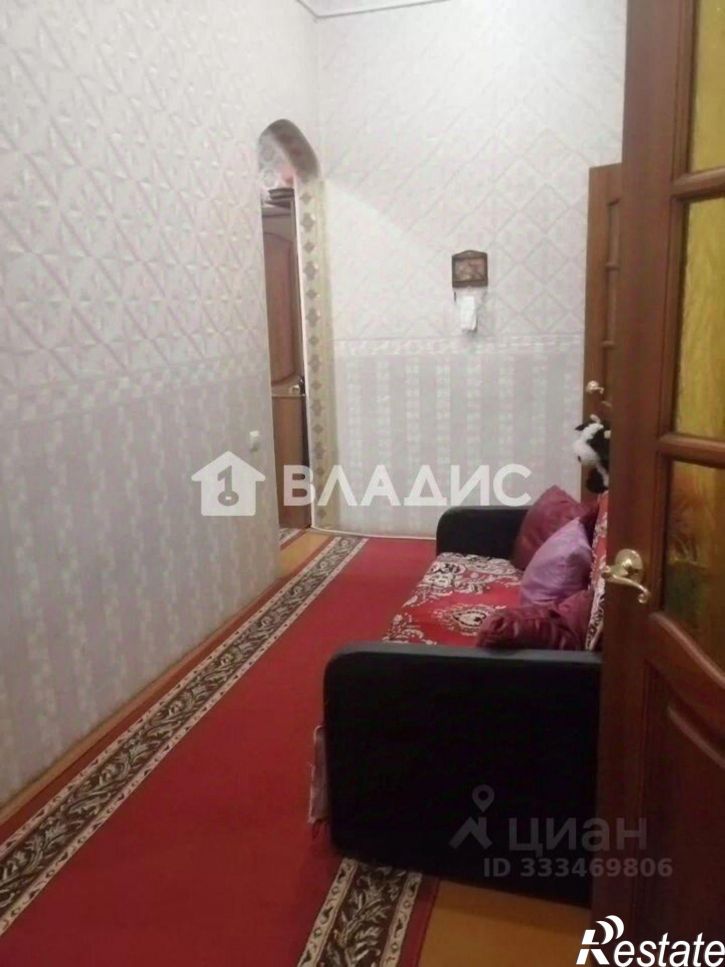 3-комн квартира 110-й микрорайон, 1